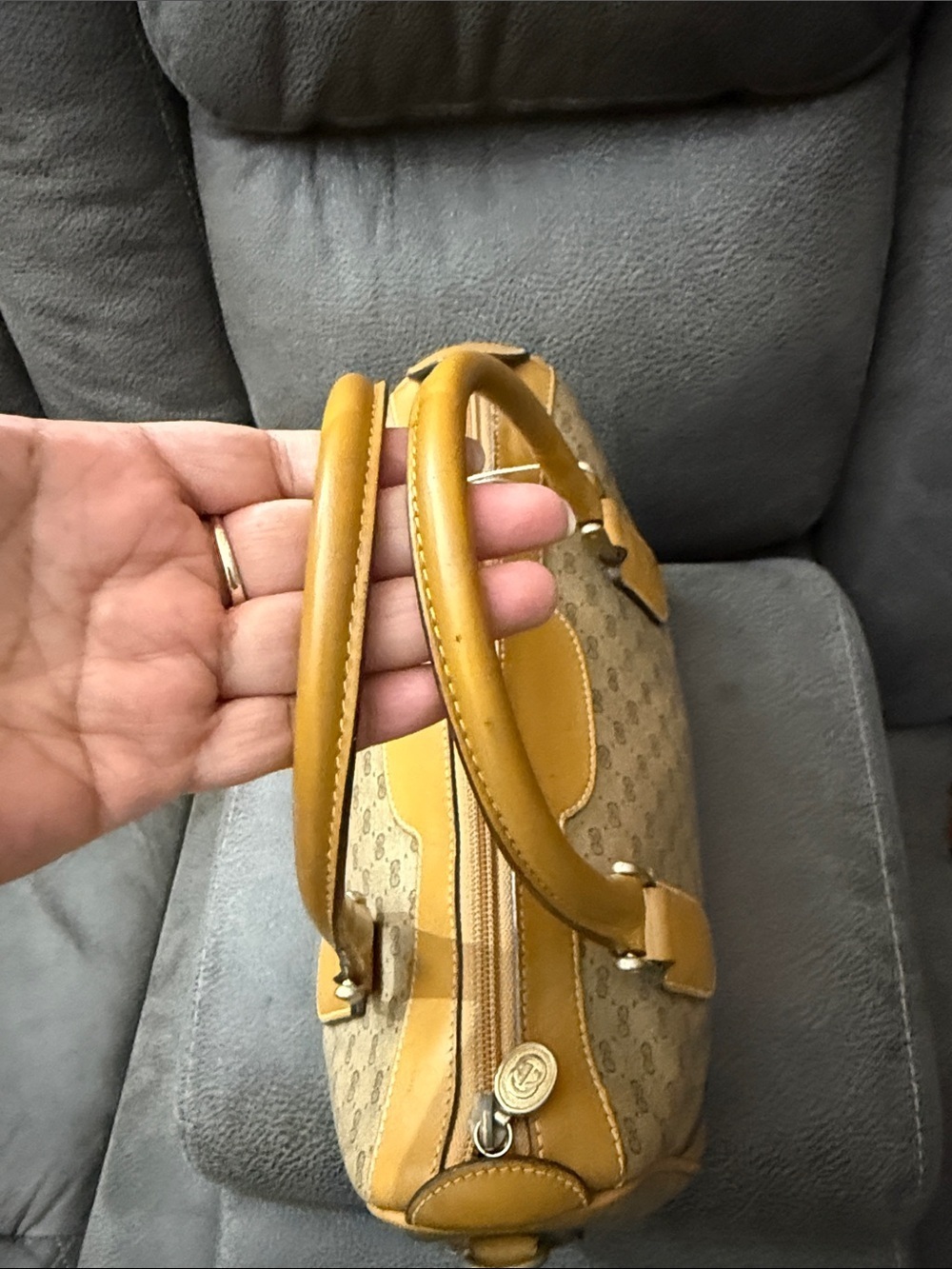 Gucci Classic Monogram Beige and Tan Satchel - Picture 3 of 11